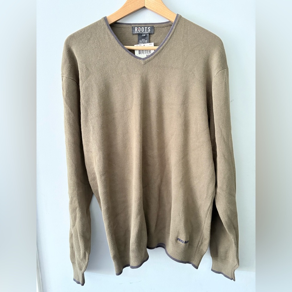 Vintage Roots Knitted V-Neck Light Weight Sweater